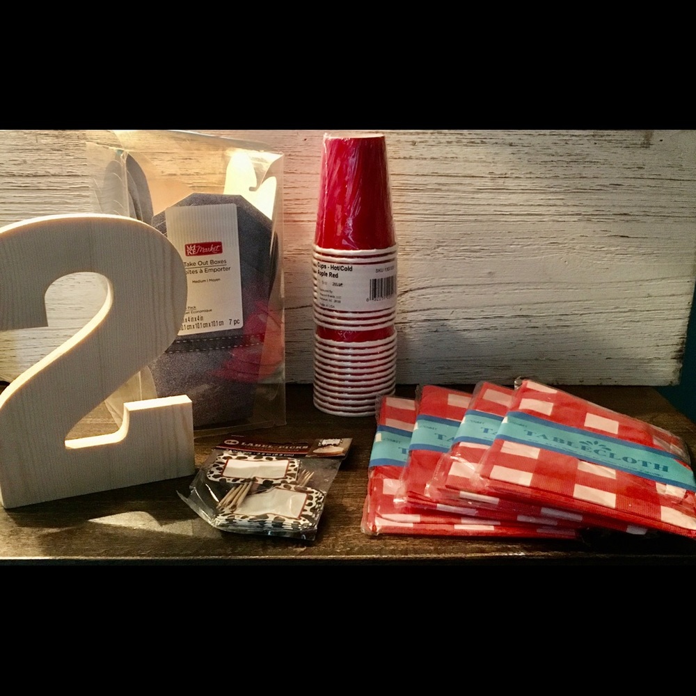 Lot of birthday party items farm western 2